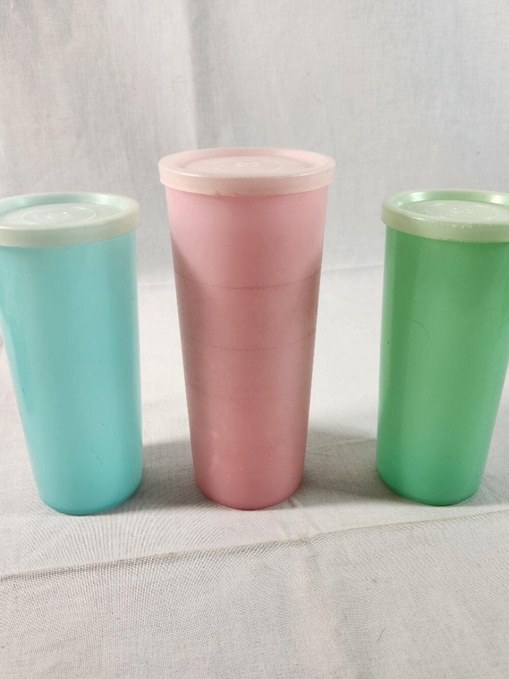 Vintage Tupperware Tumblers WITH LIDS 107-40 + 115-10 Pastel Cups Lot Of 3 VG